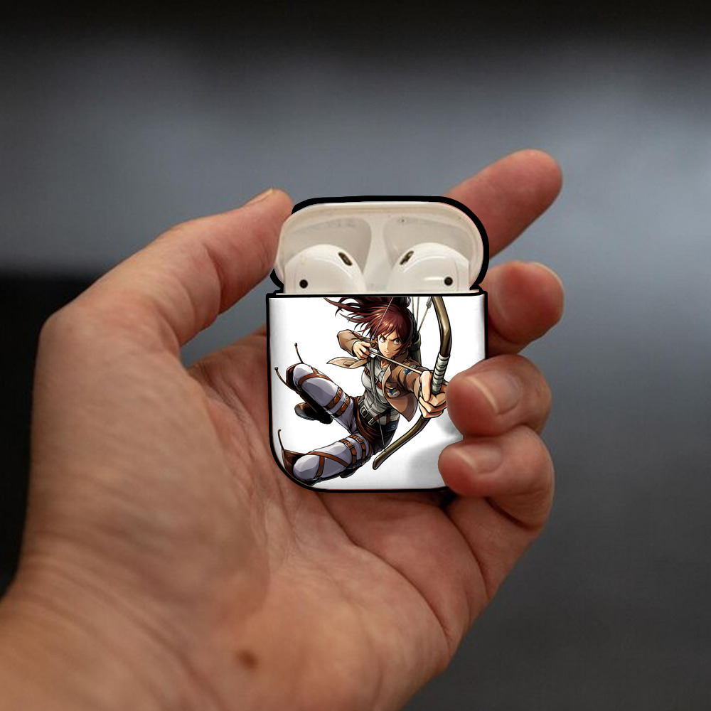 進撃の巨人 サシャ·ブラウス Attack on Titan Sasha Blaus AirPods 第2世代保護ケース ハードシェル ブラック 耐衝撃・防指紋・カラビナ付き