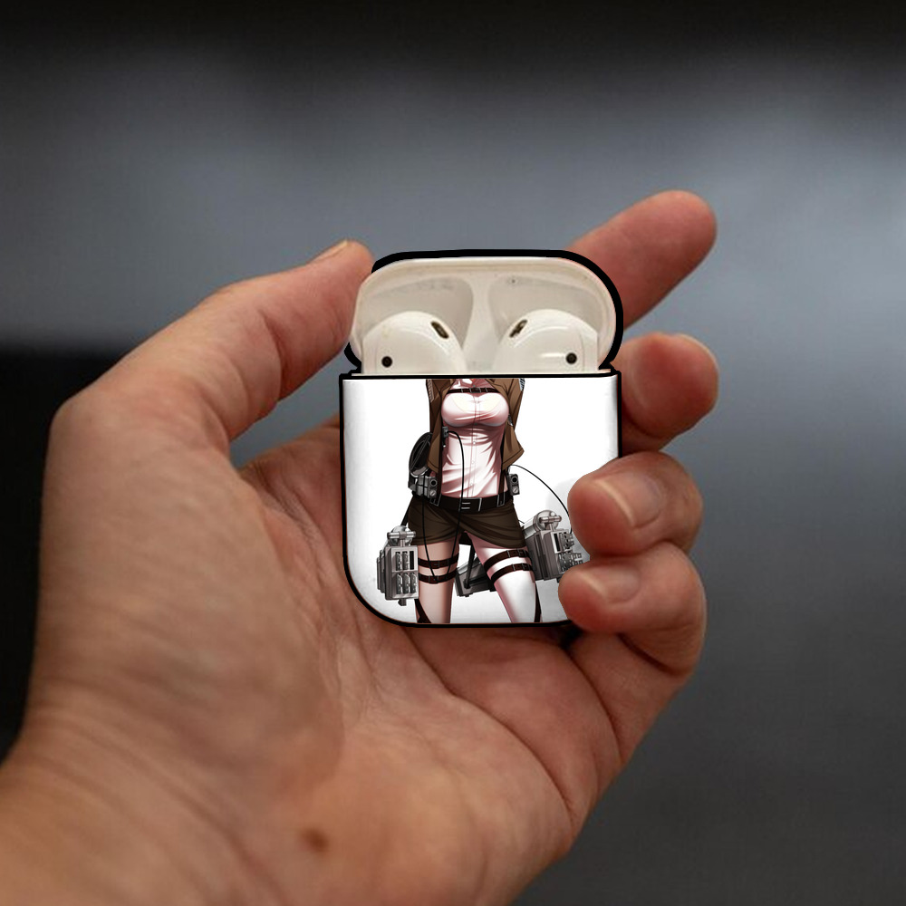 進撃の巨人 サシャ·ブラウス Attack on Titan Sasha Blaus AirPods 第2世代保護ケース ハードシェル ブラック 耐衝撃・防指紋・カラビナ付き