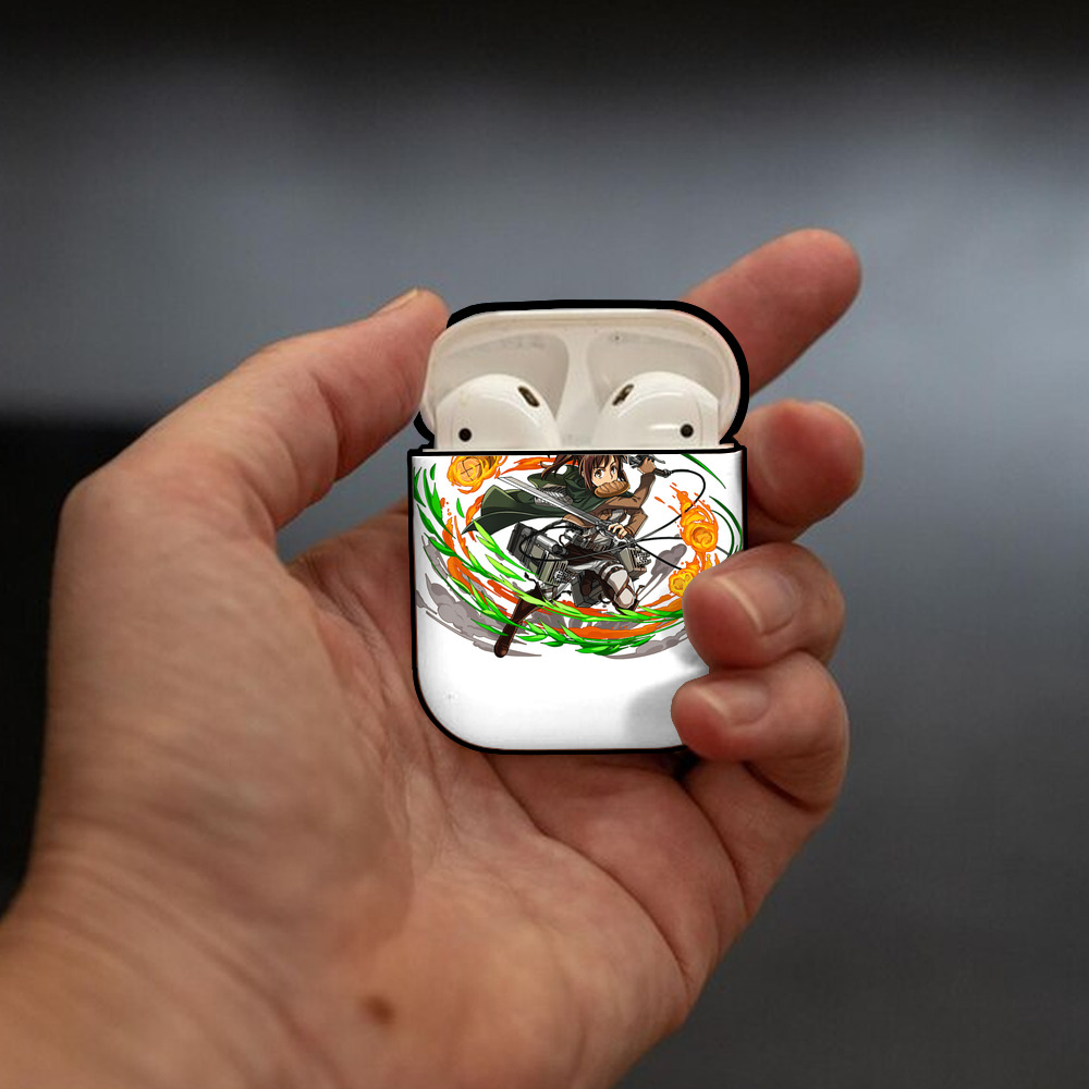 進撃の巨人 サシャ·ブラウス Attack on Titan Sasha Blaus AirPods 第2世代保護ケース ハードシェル ブラック 耐衝撃・防指紋・カラビナ付き
