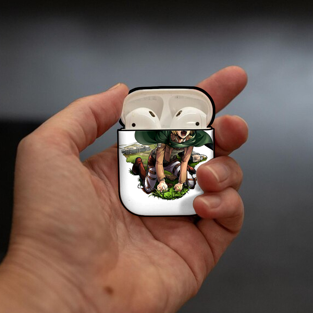 進撃の巨人 アルミン·アルレルト Attack on Titan Armin Arlert AirPods 第2世代保護ケース ハードシェル ブラック 耐衝撃・防指紋・カラビナ付き
