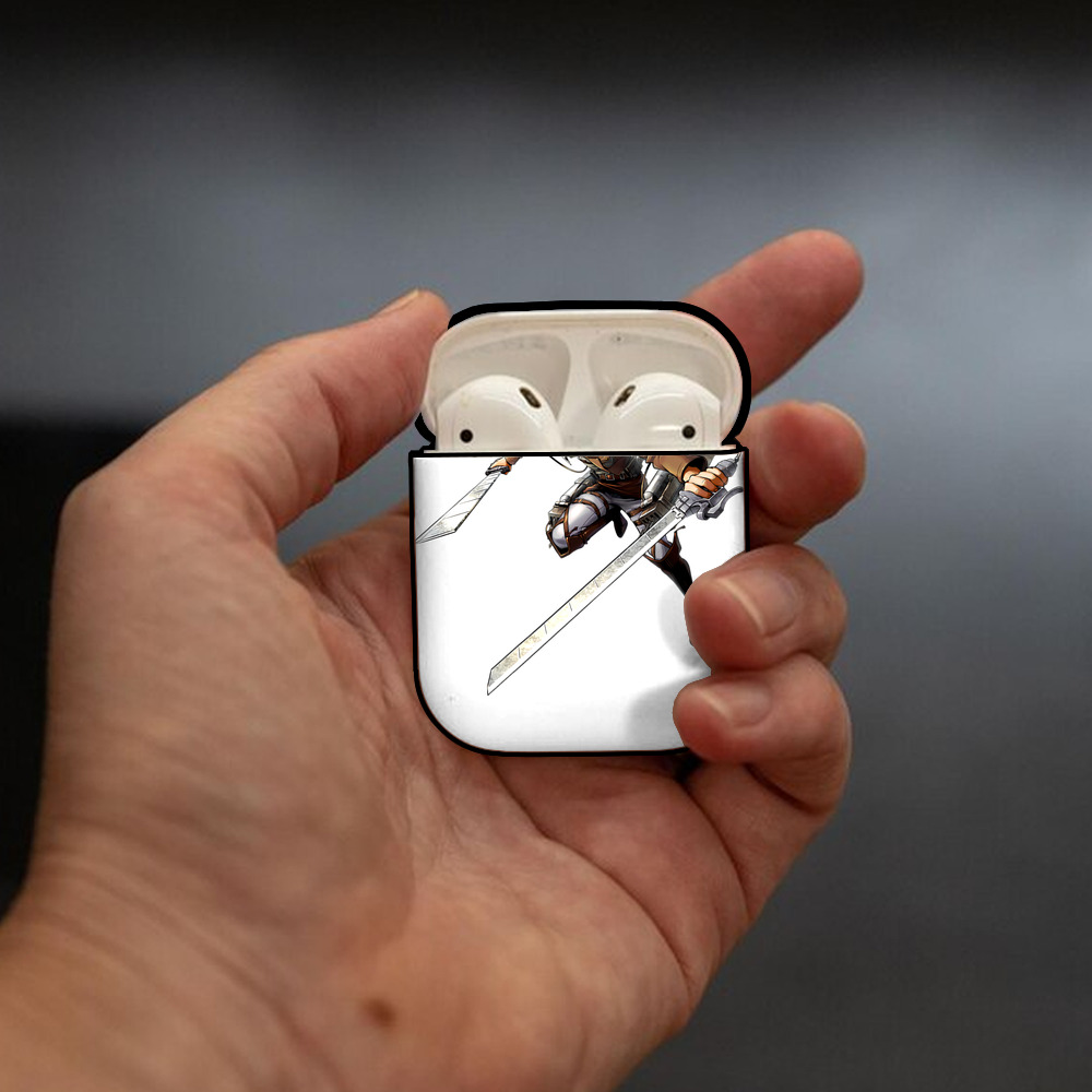 進撃の巨人 アルミン·アルレルト Attack on Titan Armin Arlert AirPods 第2世代保護ケース ハードシェル ブラック 耐衝撃・防指紋・カラビナ付き