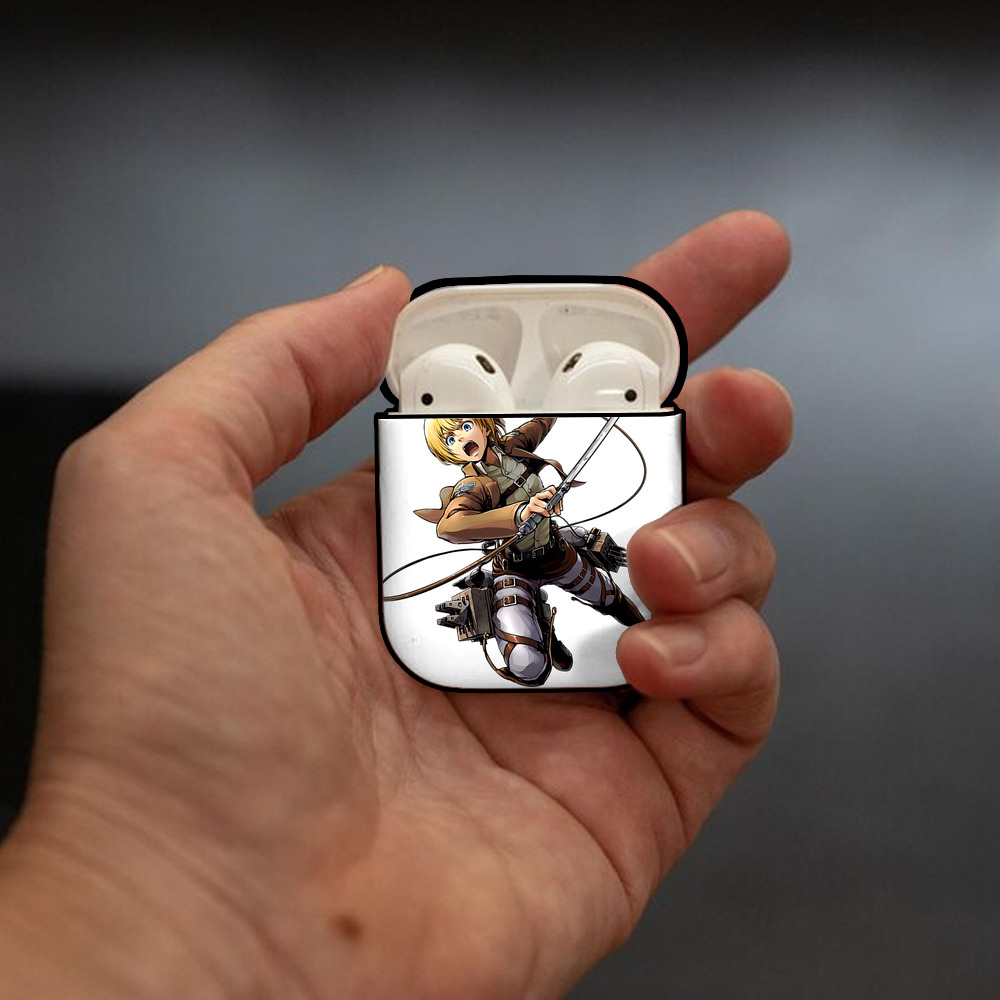 進撃の巨人 アルミン·アルレルト Attack on Titan Armin Arlert AirPods 第2世代保護ケース ハードシェル ブラック 耐衝撃・防指紋・カラビナ付き