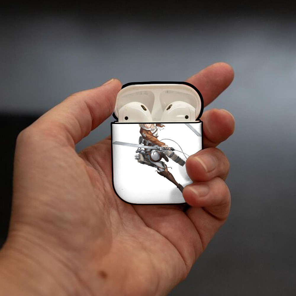 進撃の巨人 アニ・レオンハート Attack on Titan Annie Leonhart AirPods 第2世代保護ケース ハードシェル ブラック 耐衝撃・防指紋・カラビナ付き