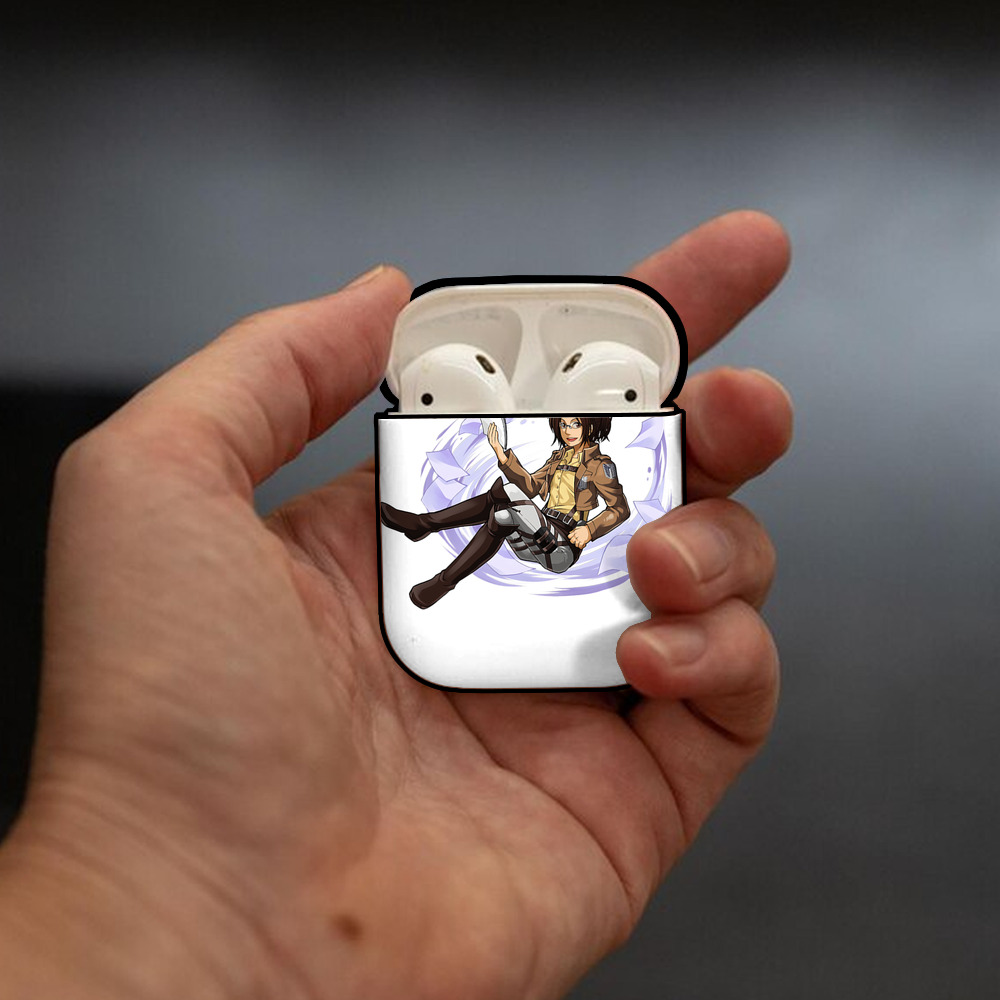 進撃の巨人 ハンジ·ゾエ Attack on Titan Hanji Zoe AirPods 第2世代保護ケース ハードシェル ブラック 耐衝撃・防指紋・カラビナ付き