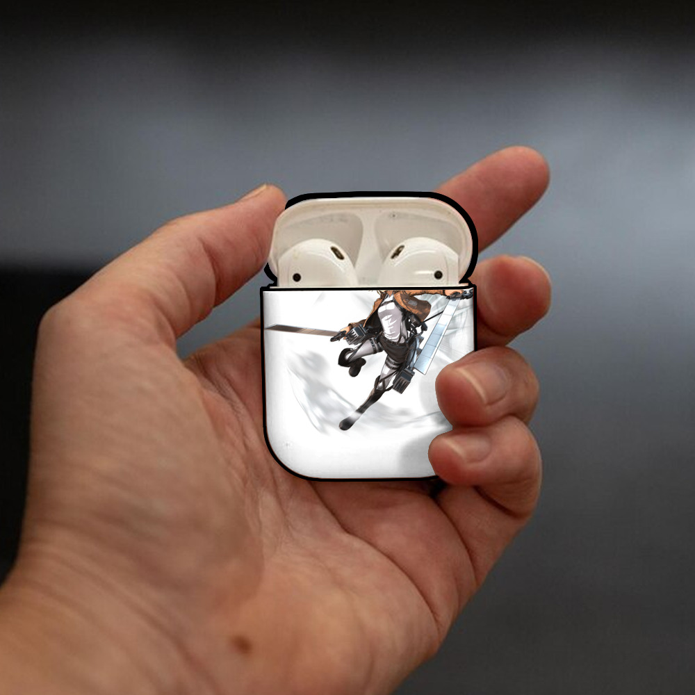 進撃の巨人 クリスタ·レンズ Attack on Titan Christa Lenz AirPods 第2世代保護ケース ハードシェル ブラック 耐衝撃・防指紋・カラビナ付き