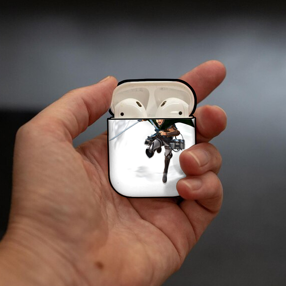 進撃の巨人 エルヴィン・スミス Attack on Titan Erwin Smith AirPods 第2世代保護ケース ハードシェル ブラック 耐衝撃・防指紋・カラビナ付き