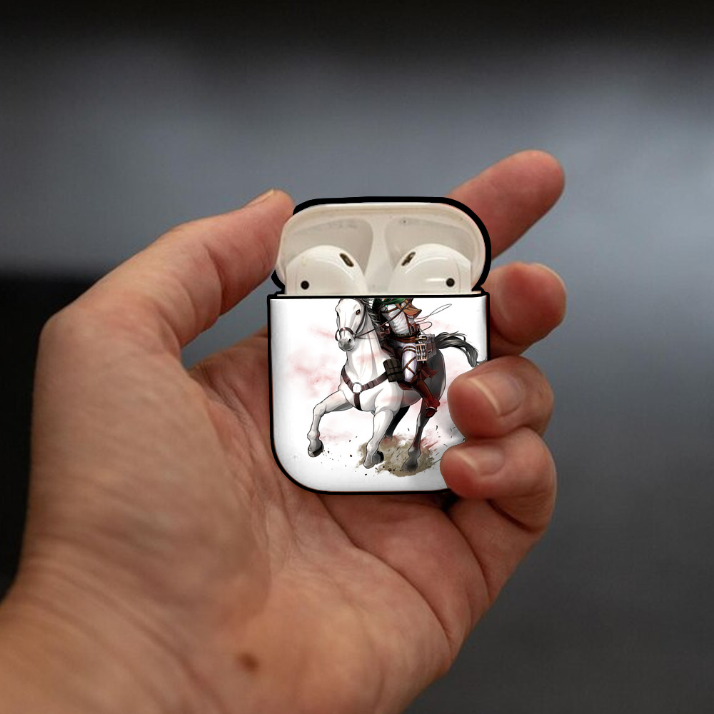 進撃の巨人 エルヴィン・スミス Attack on Titan Erwin Smith AirPods 第2世代保護ケース ハードシェル ブラック 耐衝撃・防指紋・カラビナ付き