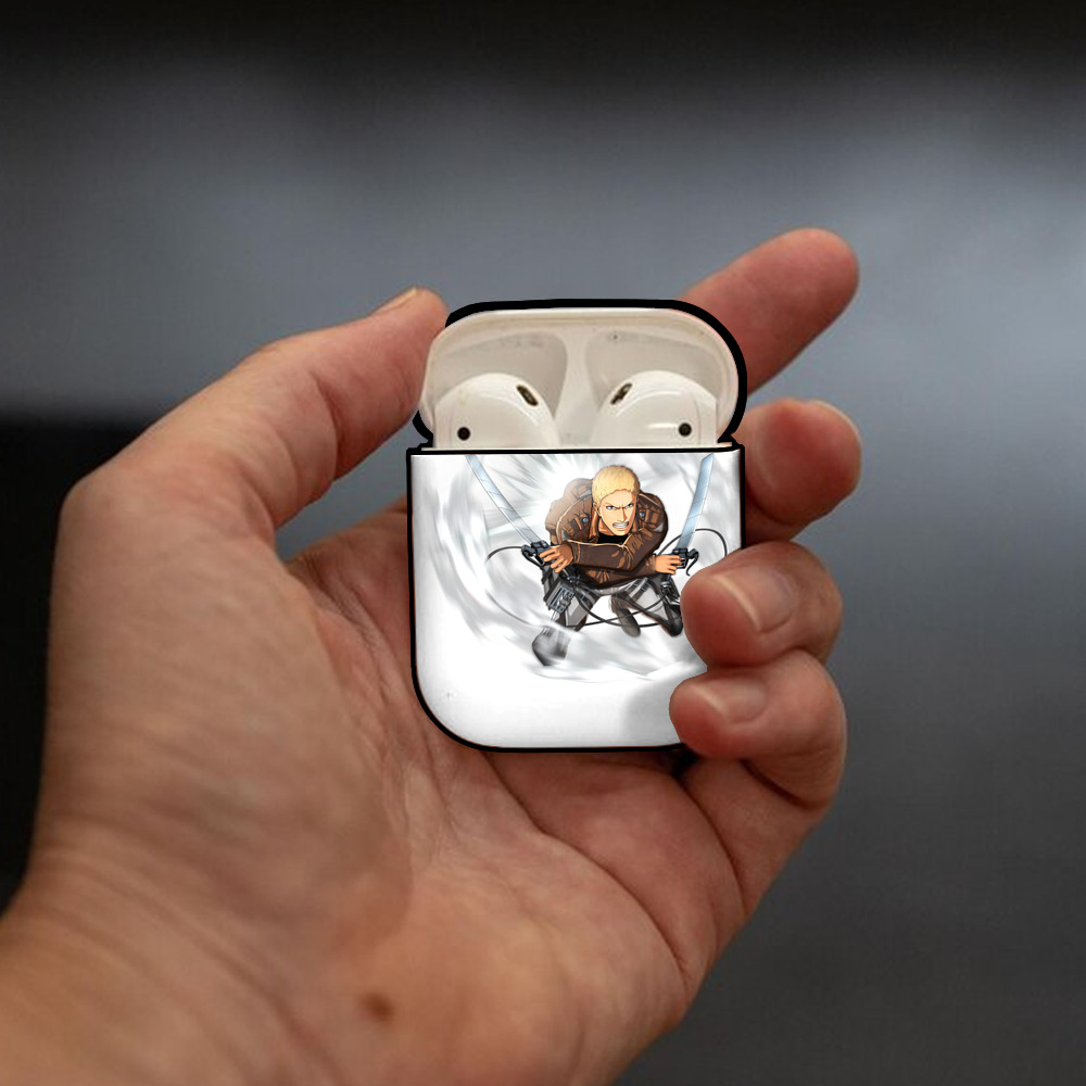 進撃の巨人 ライナー・ブラウン Attack on Titan Reiner Braun AirPods 第2世代保護ケース ハードシェル ブラック 耐衝撃・防指紋・カラビナ付き