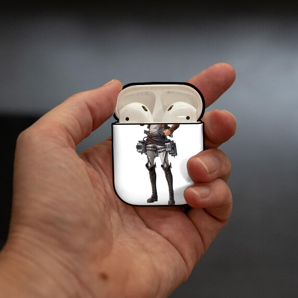 進撃の巨人 ライナー・ブラウン Attack on Titan Reiner Braun AirPods 第2世代保護ケース ハードシェル ブラック 耐衝撃・防指紋・カラビナ付き