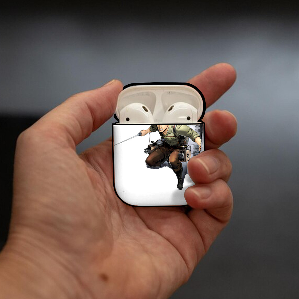 進撃の巨人 ライナー・ブラウン Attack on Titan Reiner Braun AirPods 第2世代保護ケース ハードシェル ブラック 耐衝撃・防指紋・カラビナ付き