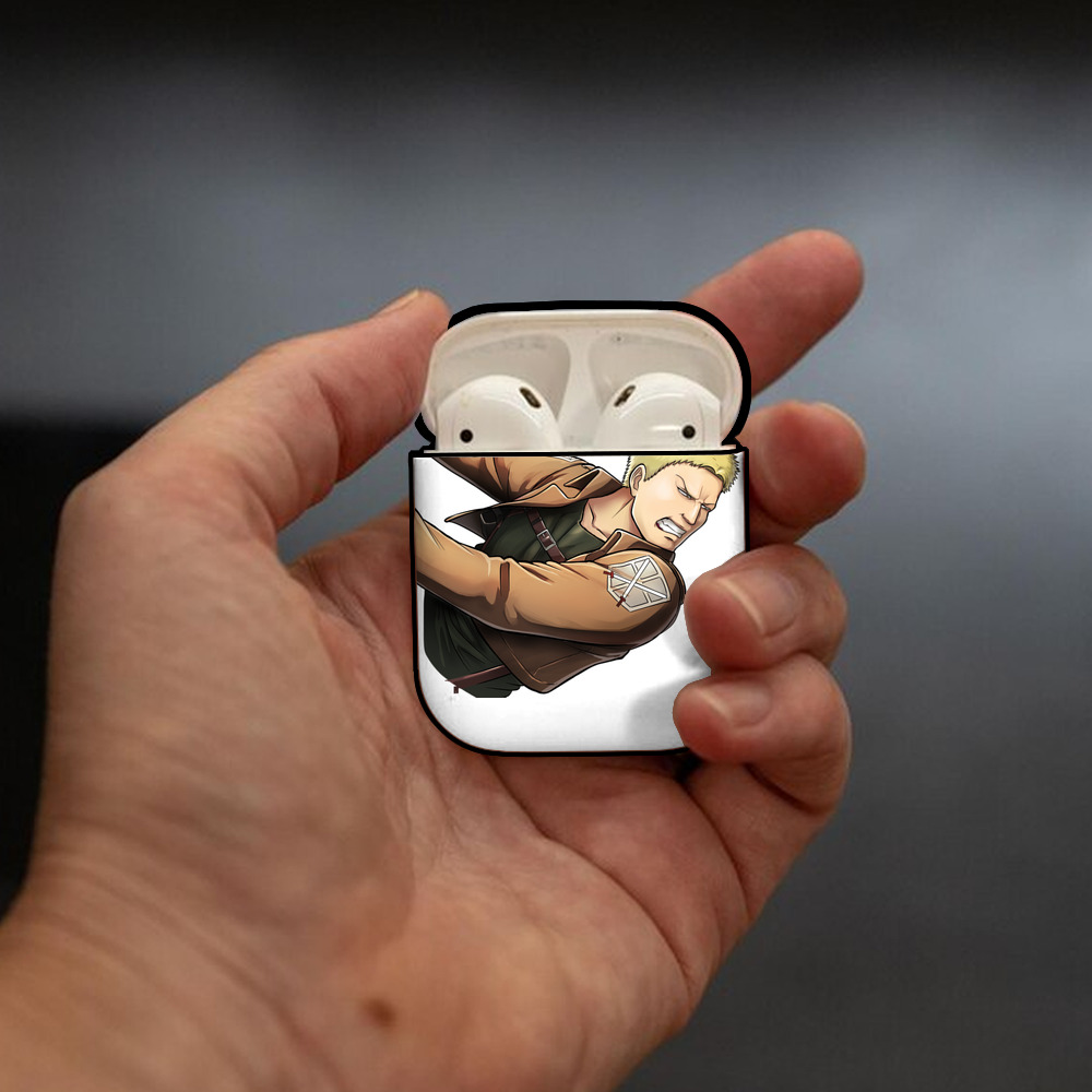 進撃の巨人 ライナー・ブラウン Attack on Titan Reiner Braun AirPods 第2世代保護ケース ハードシェル ブラック 耐衝撃・防指紋・カラビナ付き