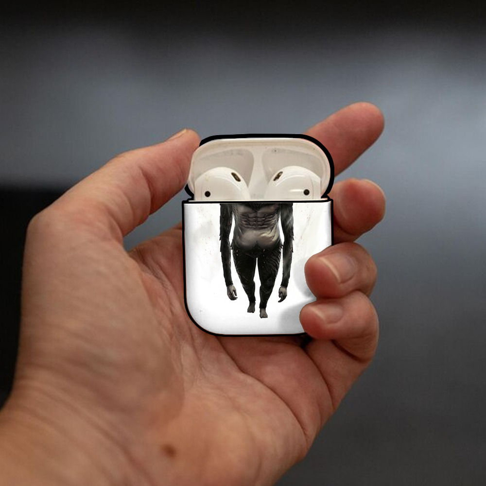 進撃の巨人 Attack on Titan AirPods 第2世代保護ケース ハードシェル ブラック 耐衝撃・防指紋・カラビナ付き