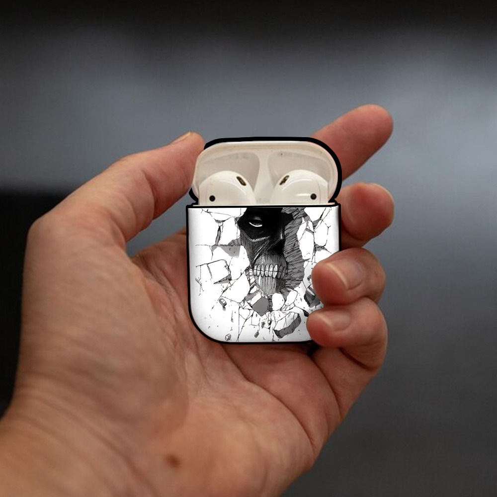 進撃の巨人 Attack on Titan AirPods 第2世代保護ケース ハードシェル ブラック 耐衝撃・防指紋・カラビナ付き