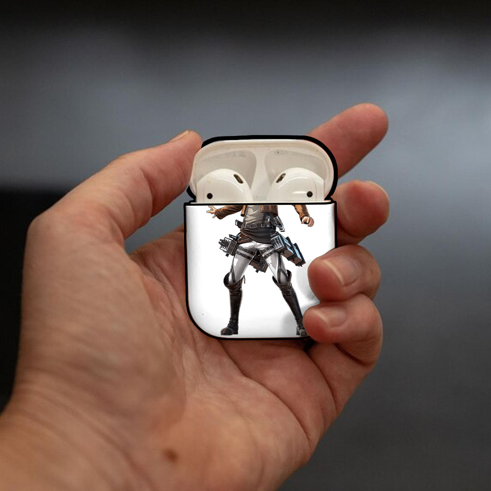 進撃の巨人 Attack on Titan AirPods 第2世代保護ケース ハードシェル ブラック 耐衝撃・防指紋・カラビナ付き