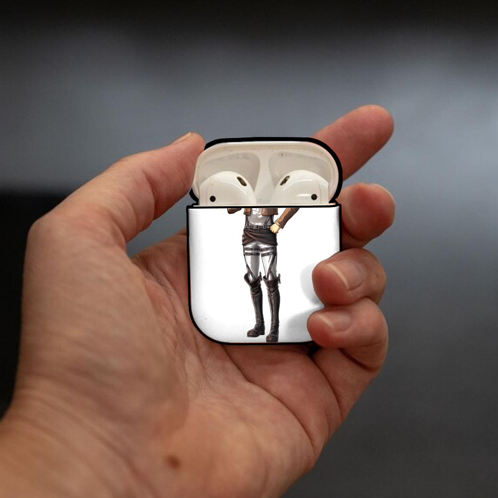 進撃の巨人 Attack on Titan AirPods 第2世代保護ケース ハードシェル ブラック 耐衝撃・防指紋・カラビナ付き