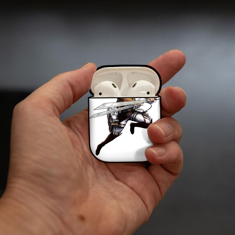 進撃の巨人 Attack on Titan AirPods 第2世代保護ケース ハードシェル ブラック 耐衝撃・防指紋・カラビナ付き
