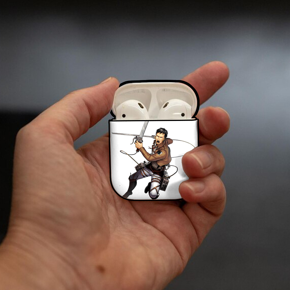進撃の巨人 Attack on Titan AirPods 第2世代保護ケース ハードシェル ブラック 耐衝撃・防指紋・カラビナ付き