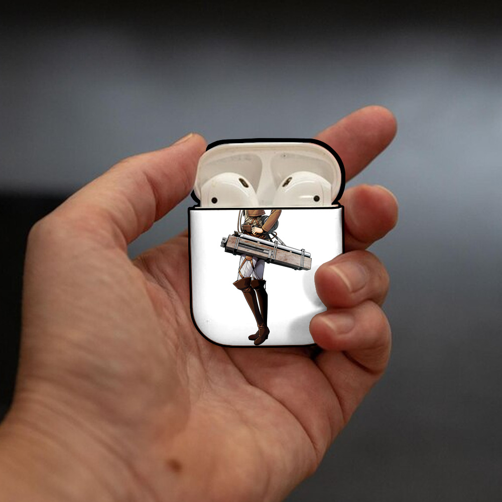 進撃の巨人 Attack on Titan AirPods 第2世代保護ケース ハードシェル ブラック 耐衝撃・防指紋・カラビナ付き