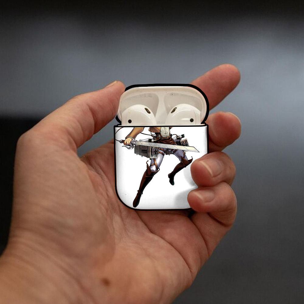 進撃の巨人 Attack on Titan AirPods 第2世代保護ケース ハードシェル ブラック 耐衝撃・防指紋・カラビナ付き