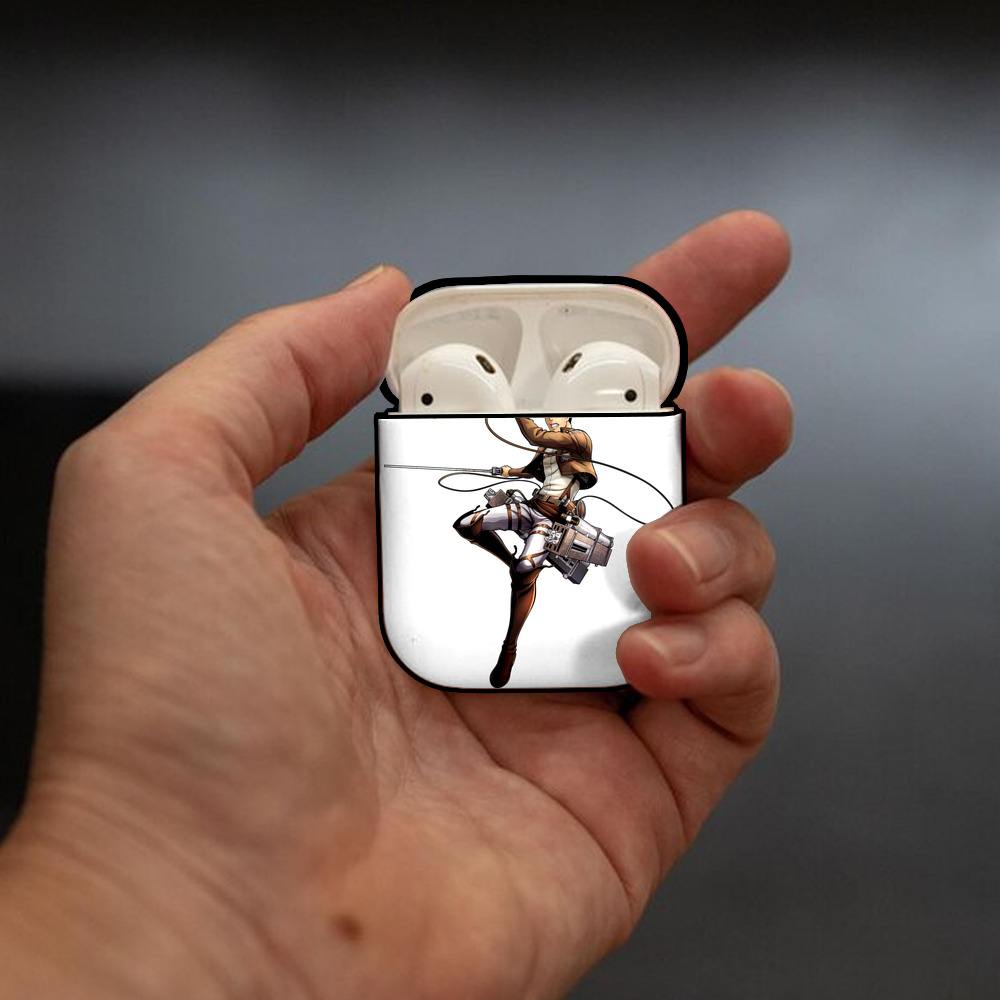 進撃の巨人 Attack on Titan AirPods 第2世代保護ケース ハードシェル ブラック 耐衝撃・防指紋・カラビナ付き
