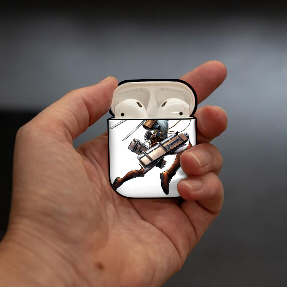 進撃の巨人 Attack on Titan AirPods 第2世代保護ケース ハードシェル ブラック 耐衝撃・防指紋・カラビナ付き