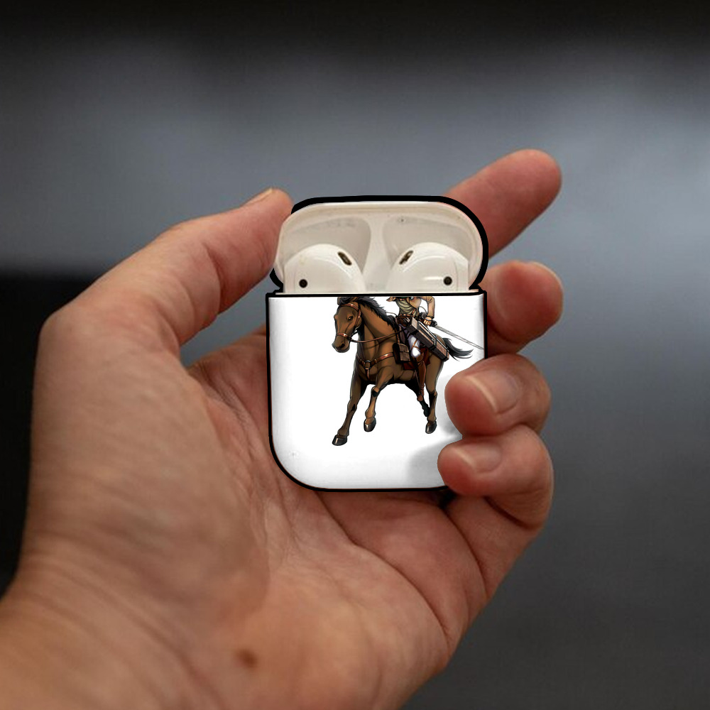 進撃の巨人 Attack on Titan AirPods 第2世代保護ケース ハードシェル ブラック 耐衝撃・防指紋・カラビナ付き
