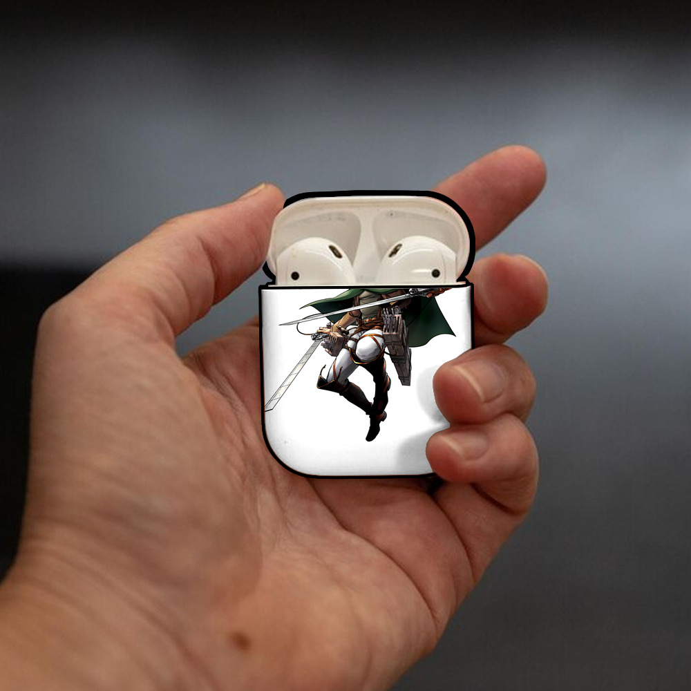 進撃の巨人 Attack on Titan AirPods 第2世代保護ケース ハードシェル ブラック 耐衝撃・防指紋・カラビナ付き