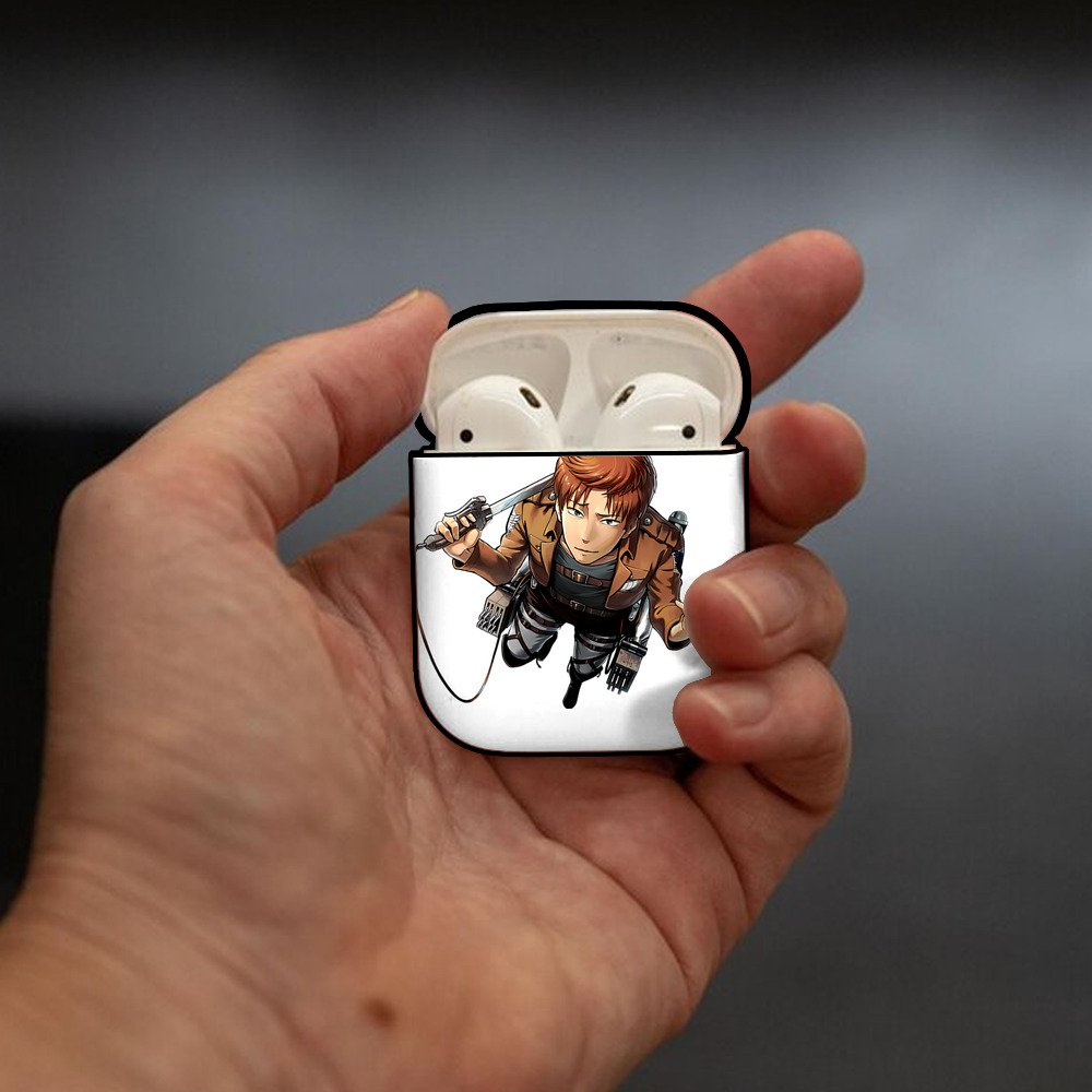 進撃の巨人 Attack on Titan AirPods 第2世代保護ケース ハードシェル ブラック 耐衝撃・防指紋・カラビナ付き