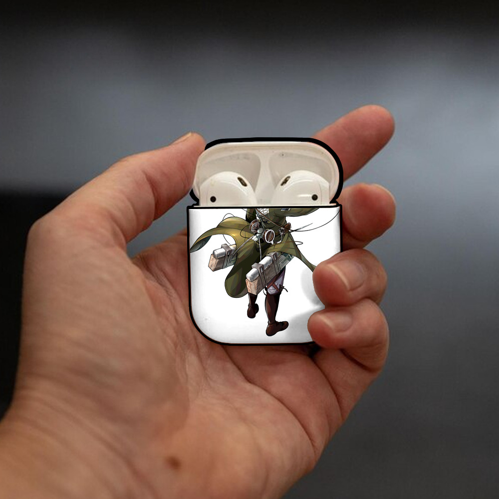 進撃の巨人 Attack on Titan AirPods 第2世代保護ケース ハードシェル ブラック 耐衝撃・防指紋・カラビナ付き