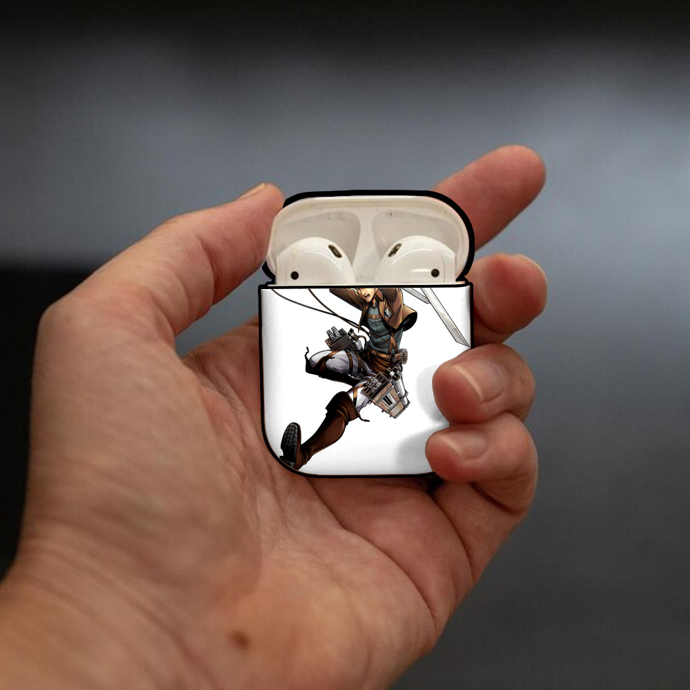 進撃の巨人 Attack on Titan AirPods 第2世代保護ケース ハードシェル ブラック 耐衝撃・防指紋・カラビナ付き