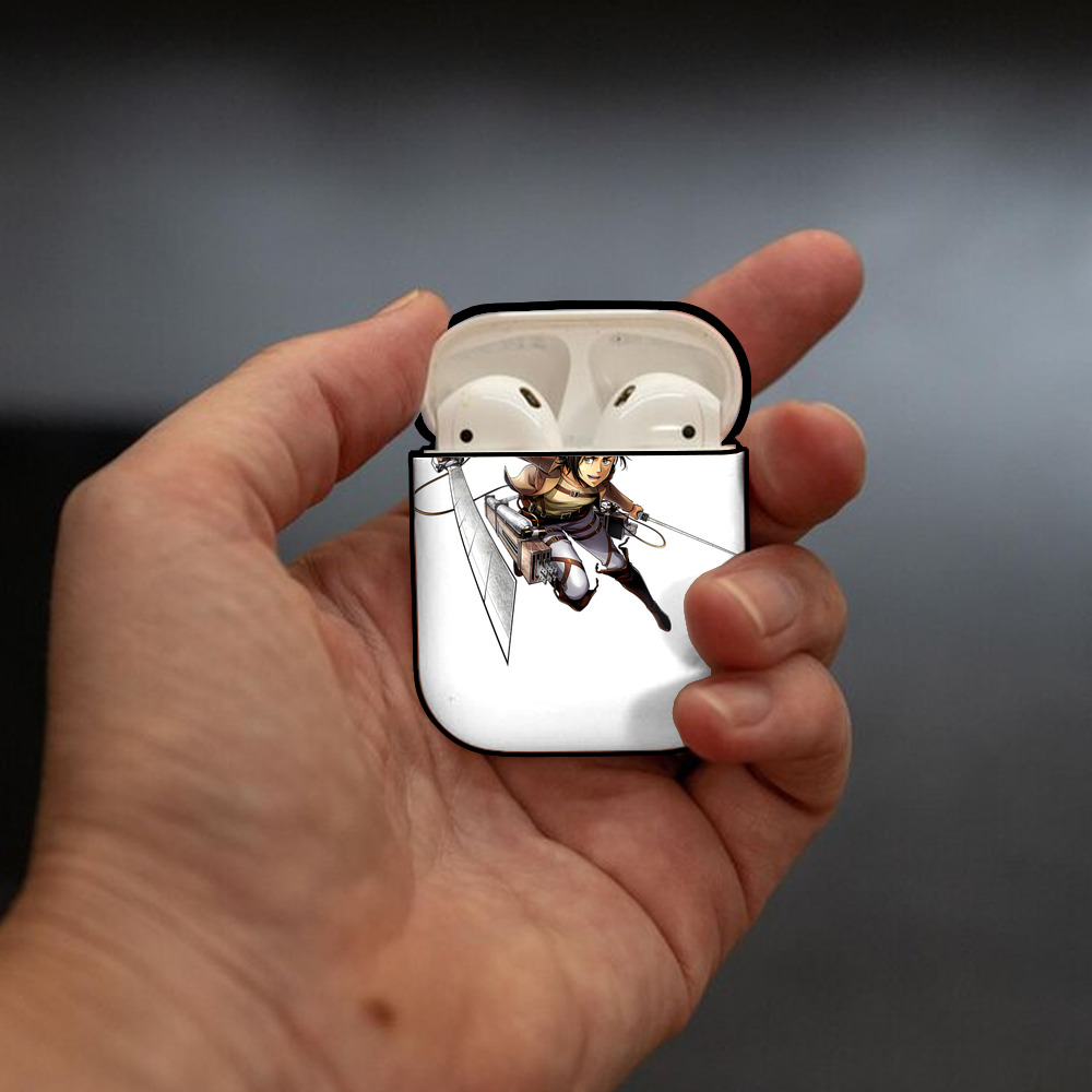 進撃の巨人 Attack on Titan AirPods 第2世代保護ケース ハードシェル ブラック 耐衝撃・防指紋・カラビナ付き