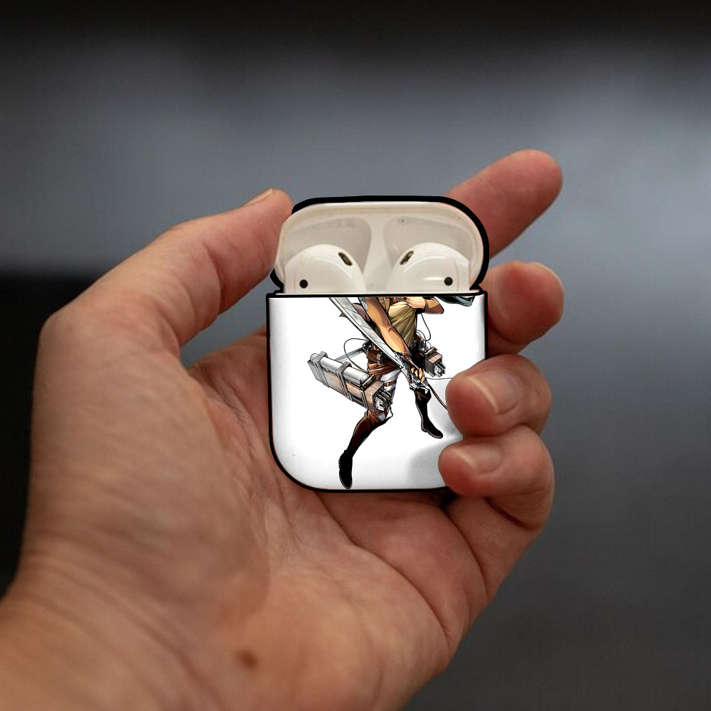 進撃の巨人 Attack on Titan AirPods 第2世代保護ケース ハードシェル ブラック 耐衝撃・防指紋・カラビナ付き
