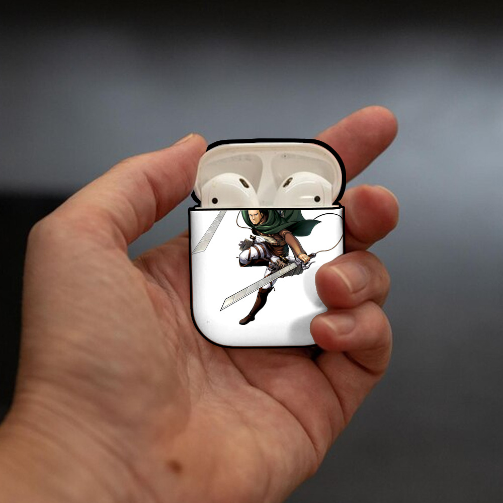 進撃の巨人 Attack on Titan AirPods 第2世代保護ケース ハードシェル ブラック 耐衝撃・防指紋・カラビナ付き