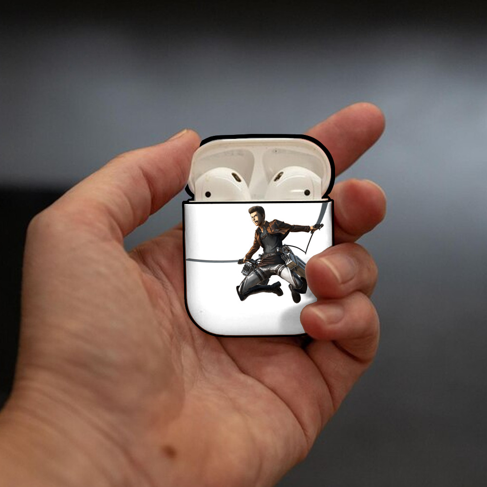 進撃の巨人 Attack on Titan AirPods 第2世代保護ケース ハードシェル ブラック 耐衝撃・防指紋・カラビナ付き
