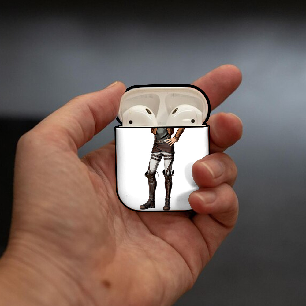 進撃の巨人 Attack on Titan AirPods 第2世代保護ケース ハードシェル ブラック 耐衝撃・防指紋・カラビナ付き