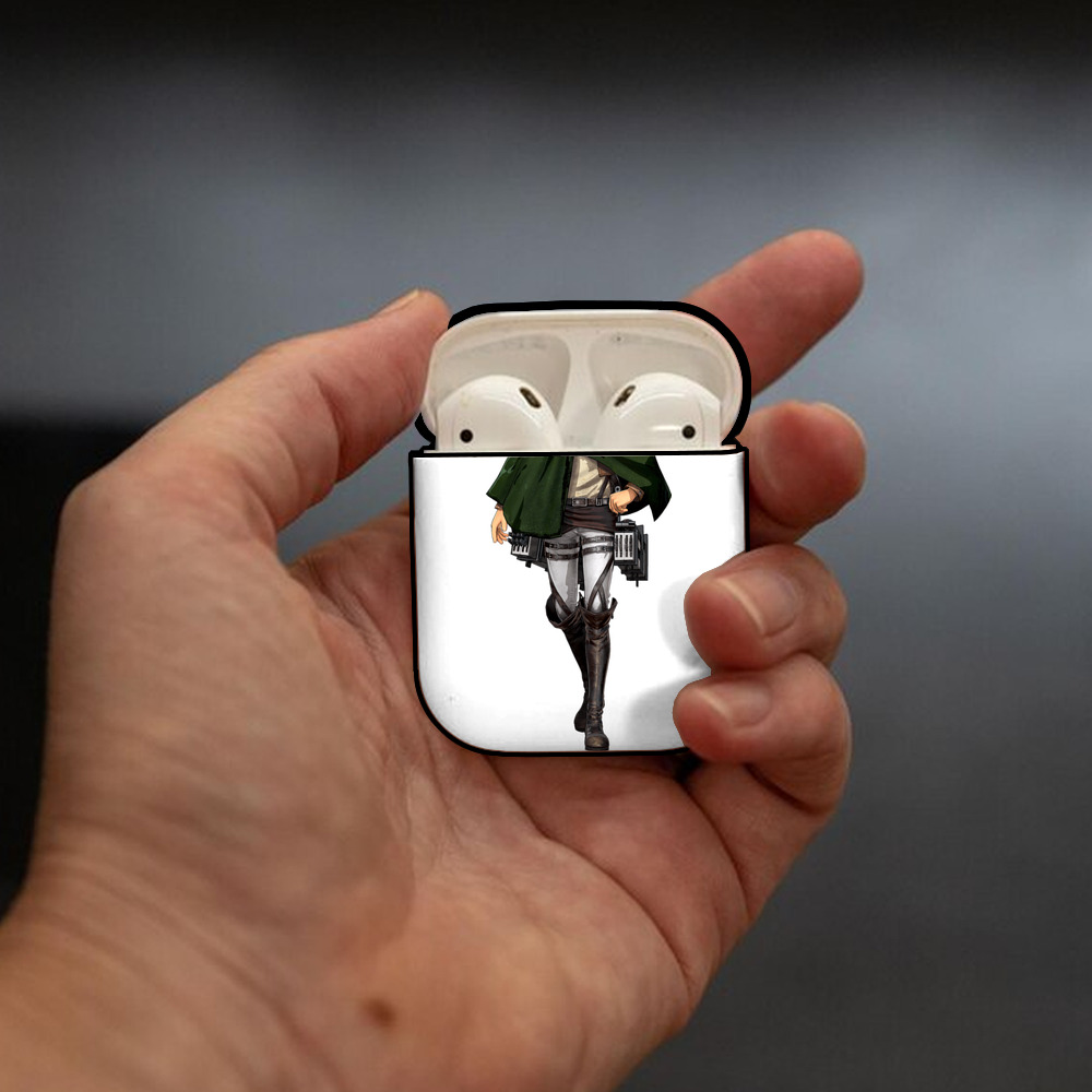 進撃の巨人 Attack on Titan AirPods 第2世代保護ケース ハードシェル ブラック 耐衝撃・防指紋・カラビナ付き