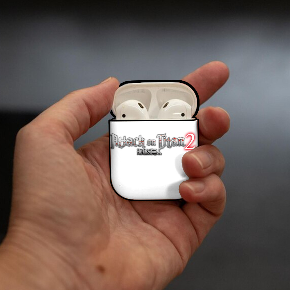 進撃の巨人 Attack on Titan AirPods 第2世代保護ケース ハードシェル ブラック 耐衝撃・防指紋・カラビナ付き