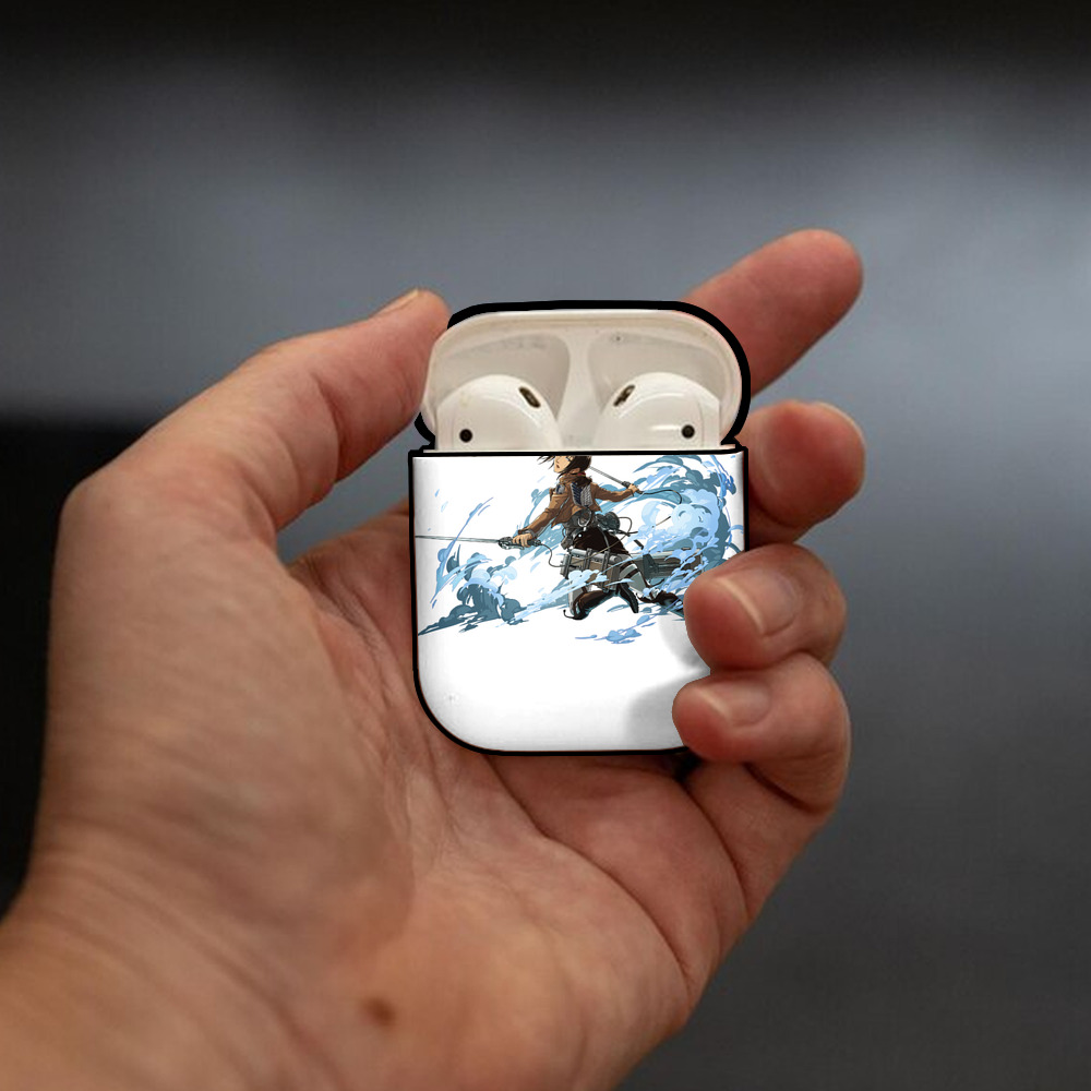 進撃の巨人 Attack on Titan AirPods 第2世代保護ケース ハードシェル ブラック 耐衝撃・防指紋・カラビナ付き